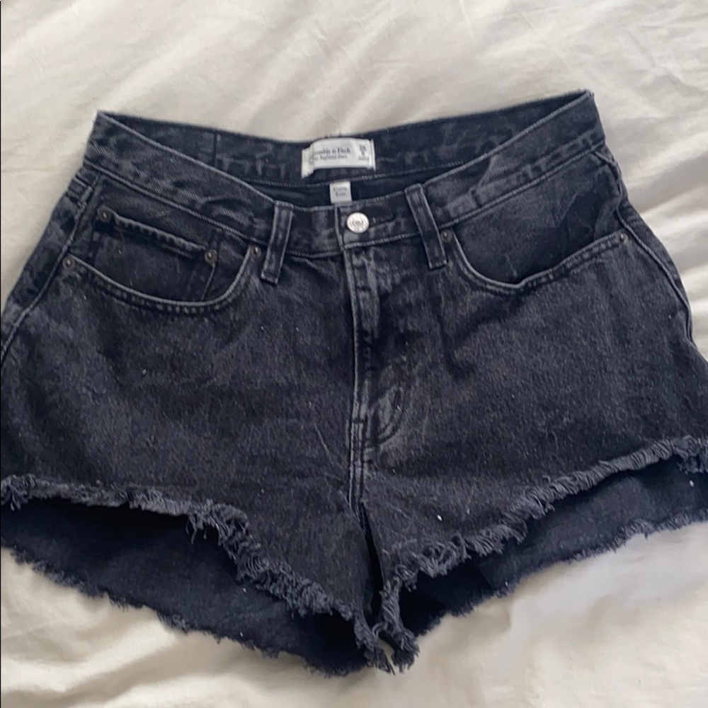Black boyfriend shorts
